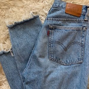 LEVI’S WEDGIE HIGHRISE DENIM